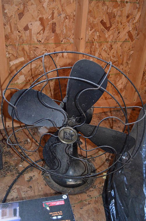 Property photo 25 - Personal Property Auction, Tractor & Implements, Cars, Lawn & Garden, Hunting & Fishing, Guns, Antiques & Collectibles, Household